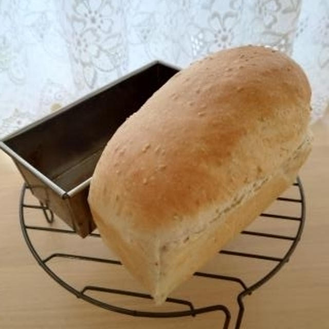 塩麴白ごま食パン🎵照り焼きチキンサンド🎵