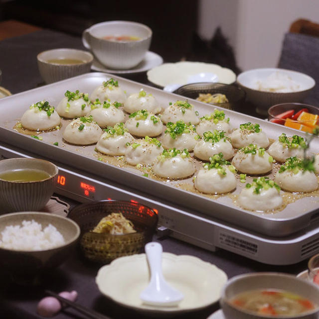 【献立】焼き小籠包と、豆もやしのナムルと、トマトとクリームチーズのカプレーゼ風など。～結局、家が最高～