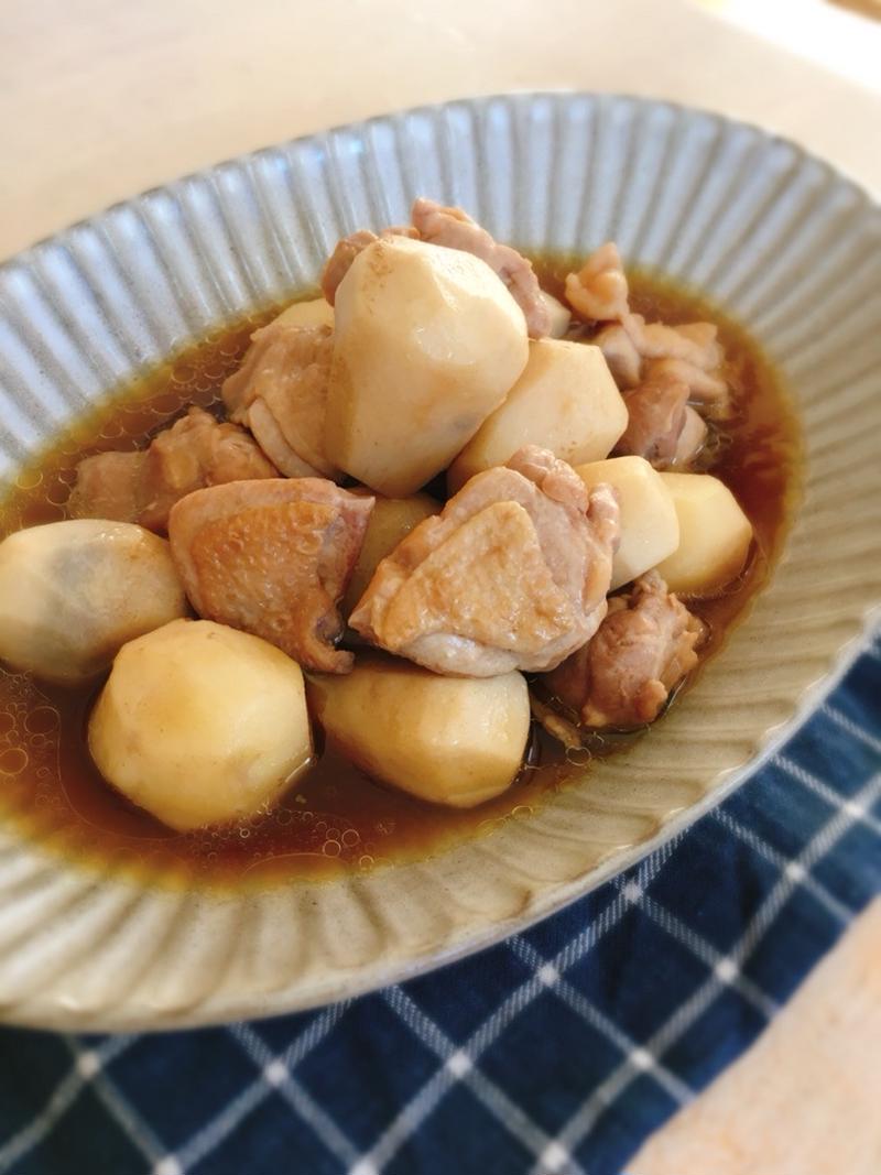 ほっこり美味しい＊里芋と鶏肉の炒め煮/役立たずのアシスタント