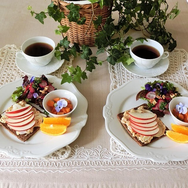 ライ麦パンのオープンサンドで美活ごはん ♪ ヘルシー食材もりもりブランチ ♪