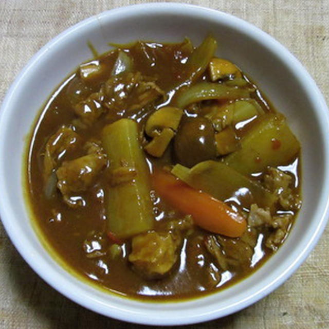 圧力鍋で、牛すじ肉と大根のカレー