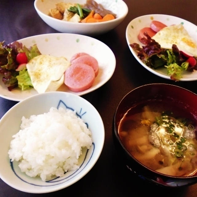 ４倍速で作った兼用ごはん（笑）目玉焼きのカレーパウダーが風味いいね