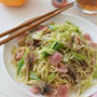 【スパイス大使】簡単激ウマ♪レンチン５分！舞茸とベーコンの辣油焼きそば♡ハウス食品『辣油』レシピ