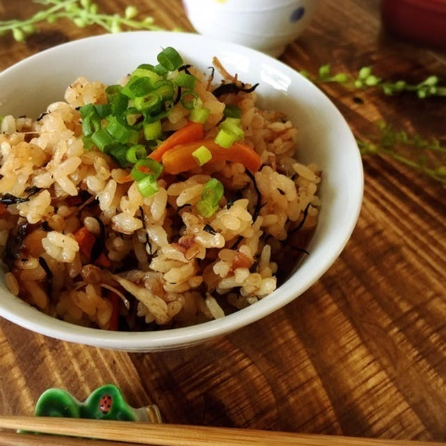 降臨。と 息子が3杯も食べた♡自家製なめたけでおかか梅風味の炊き込みご飯♪