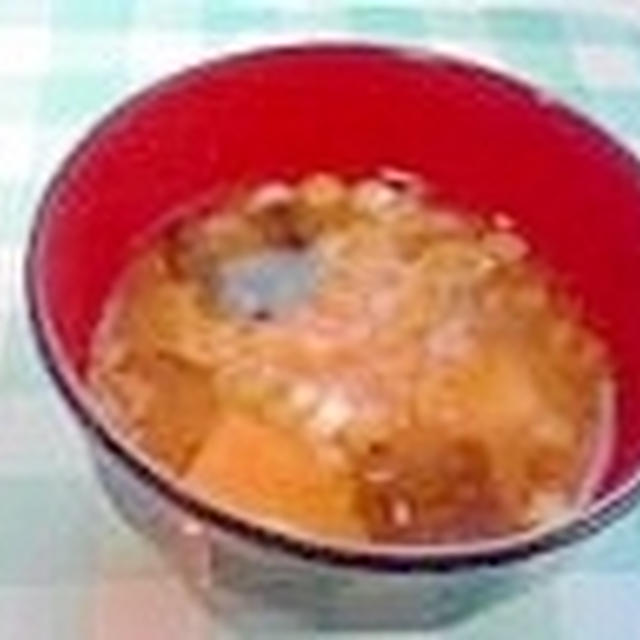 揚げ玉入り、コクが有って美味しい減塩味噌汁♪