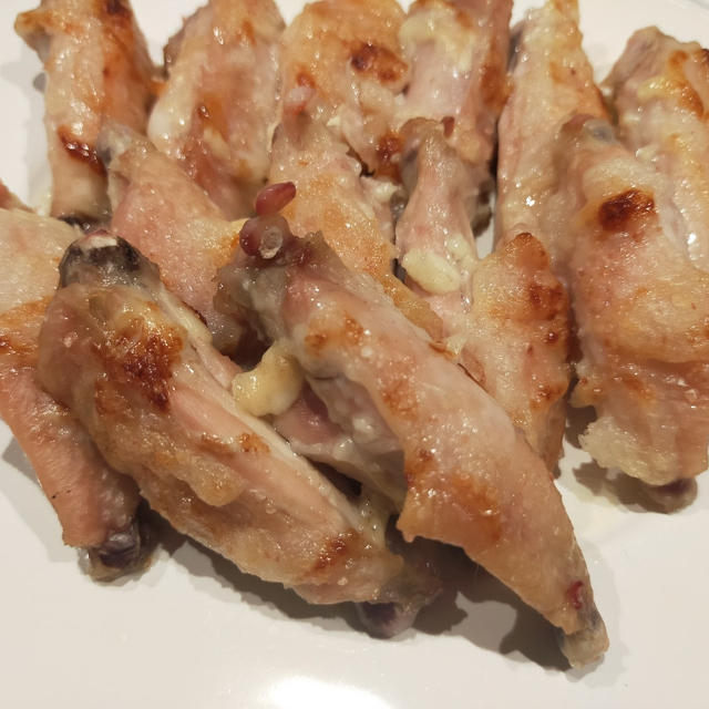 めちゃめちゃ簡単！間違い無しに美味しい！手羽中のガーリックマヨ焼き