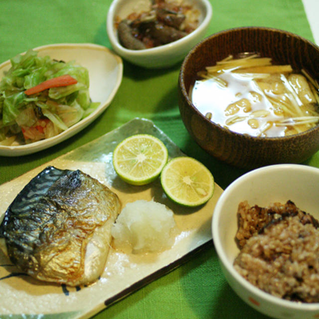 黒豆入り玄米ごはんとさばの塩焼きなどなど