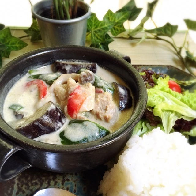 ストウブでグリーンカレーと軽くギックリ腰！