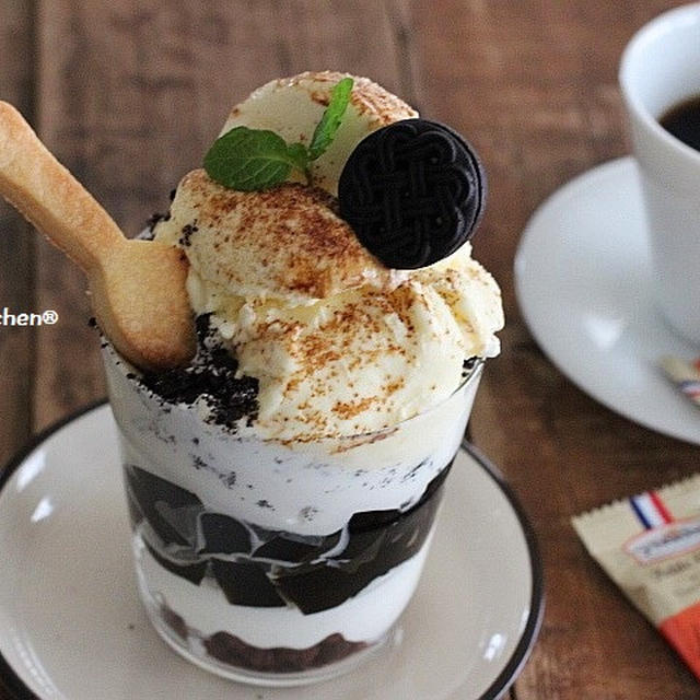 大人味　ほろにがコーヒーゼリーのパフェ