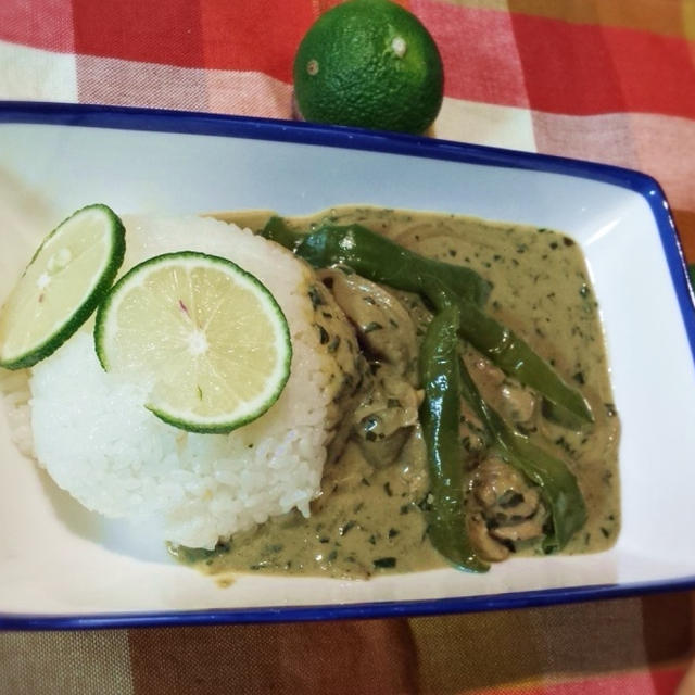 へべすバターライスとチキンバジルカレー