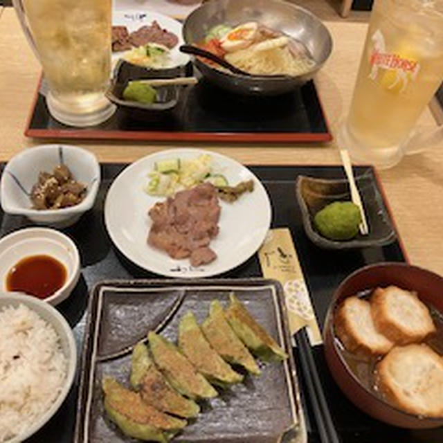  牛たん屋さんで 主人とランチしてきました～♪