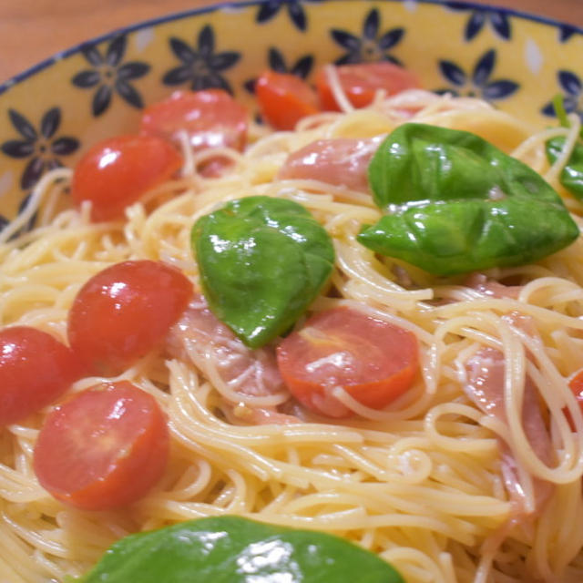 夏にぴったり！！「トマトとバジルの冷製パスタ」の簡単レシピを紹介