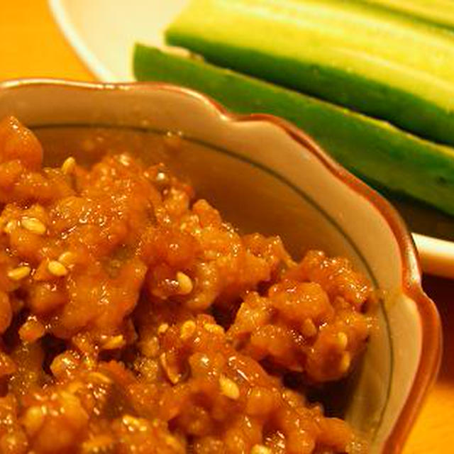 にんにく入り肉味噌で野菜をもりもり