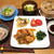 韓国風鶏肉の照焼の献立　と　何者かがトウモロコシを～((+_+))