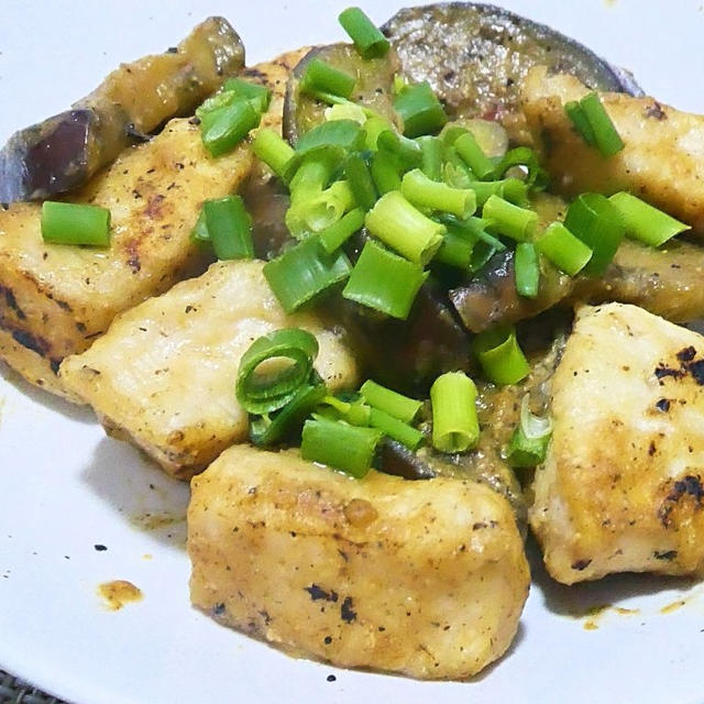 鶏胸肉となすのピリ辛味噌炒め｜レシピ・作り方
