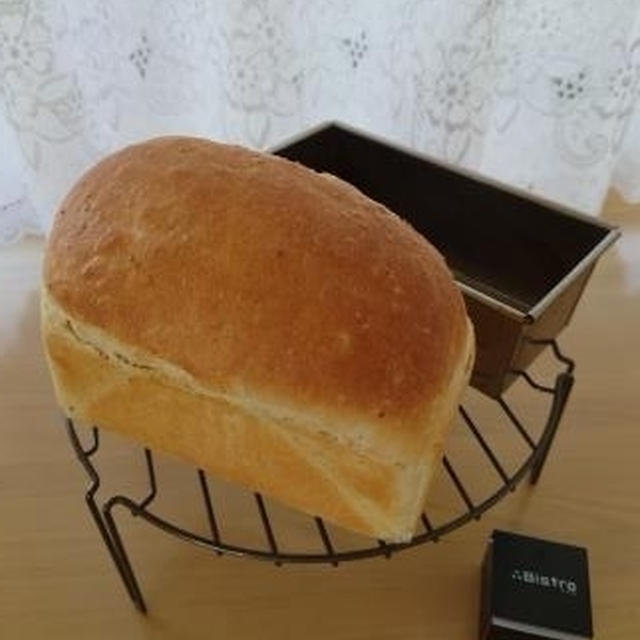 白ごまミニ食パン♪