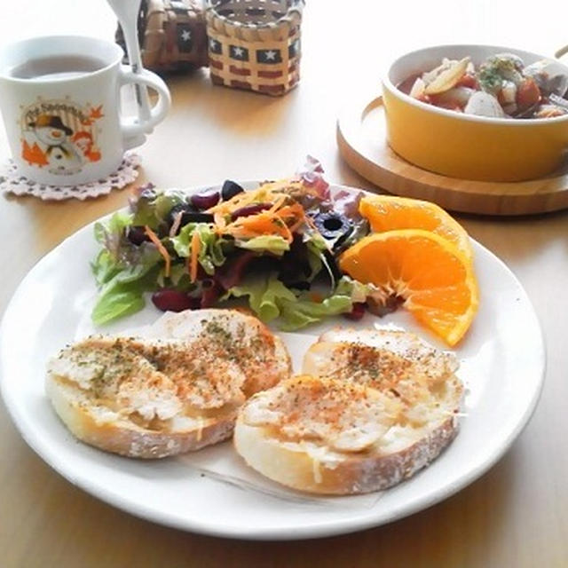 鶏胸肉を使ってオープンサンドとあさりのスープ☆