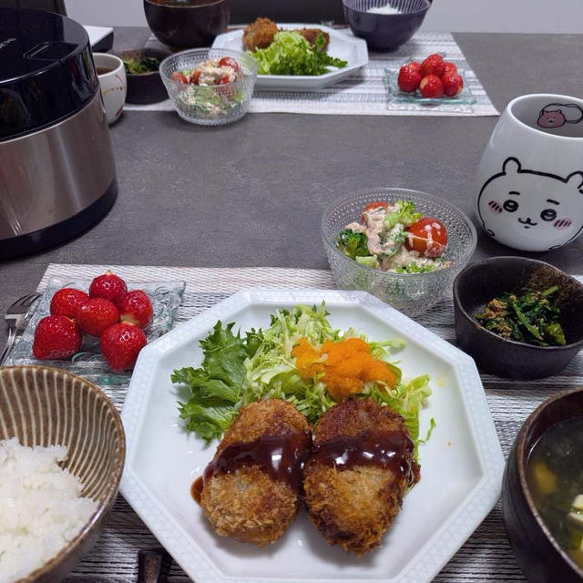ミンチカツの献立。思い立って、換気扇掃除をする。