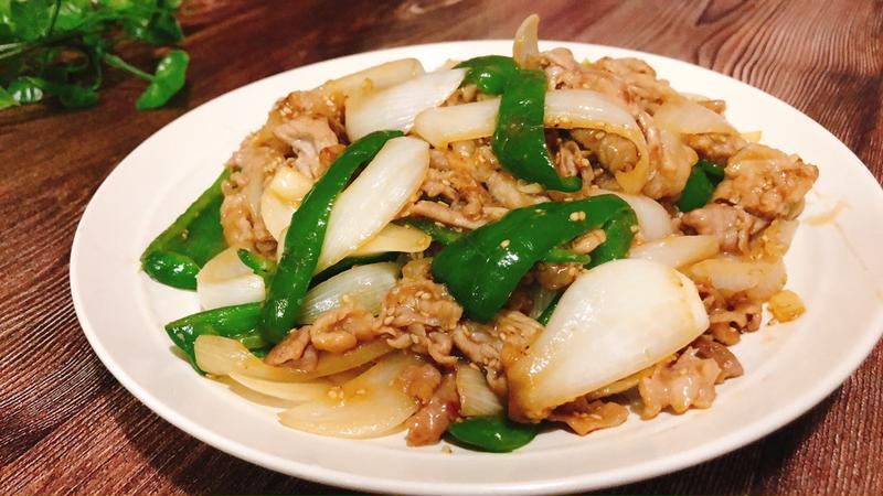 豚こま肉と新玉ねぎとピーマンの甘辛い炒め　ご飯が進む