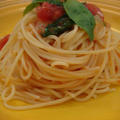 ミニトマトのソースで贅沢パスタ　と幸せ。