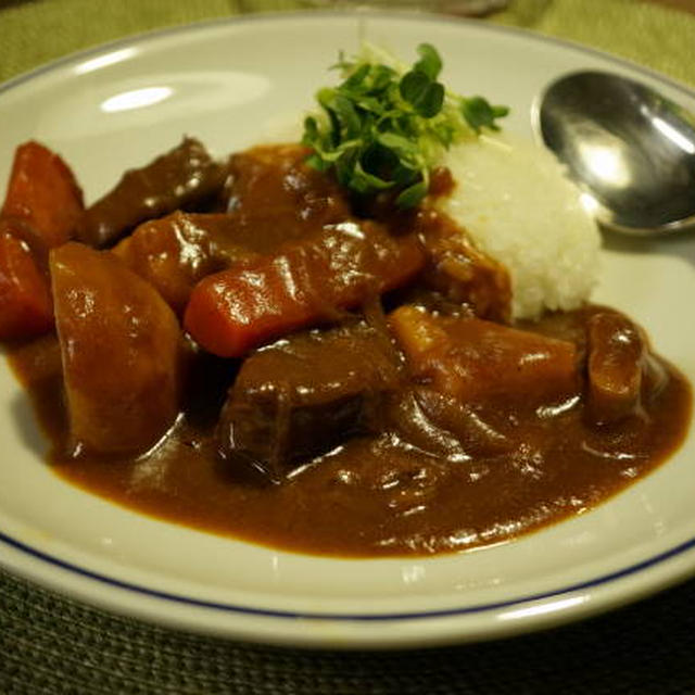 一足お先にクリスマス☆牛スネ肉の煮込みカレー