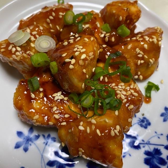 ヤンニョムチキンの夕飯とお惣菜パン