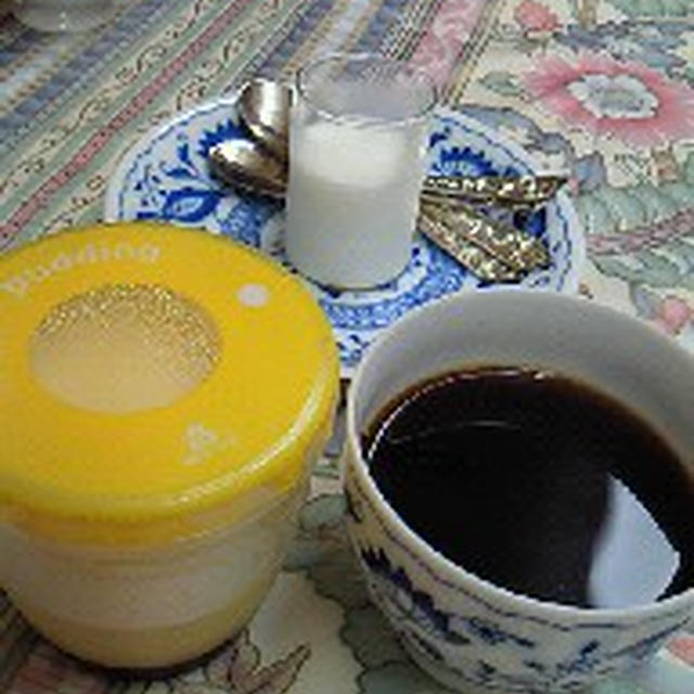 どんどん貯まっていく、モロゾフプリンのガラス器