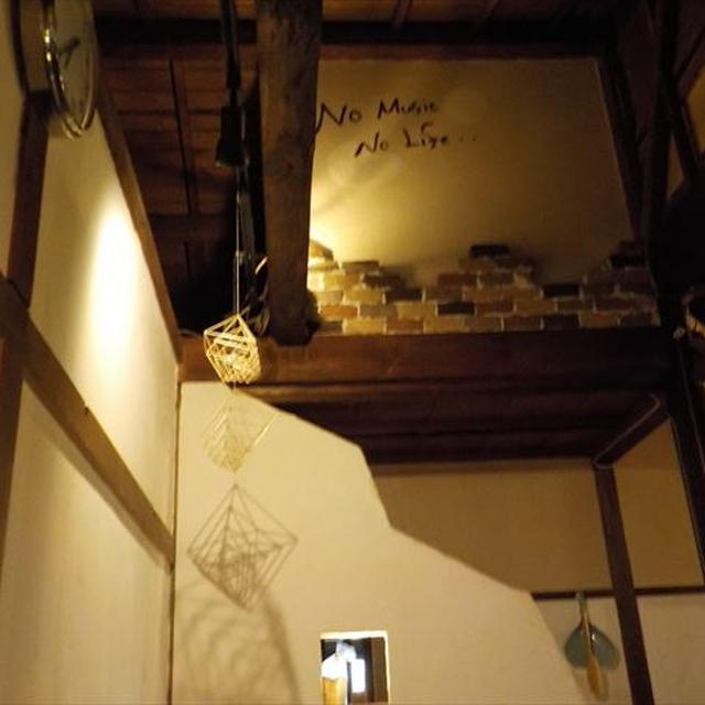 BAGDAD CAFE 音楽を聴きながらハンバーグプレートディナー