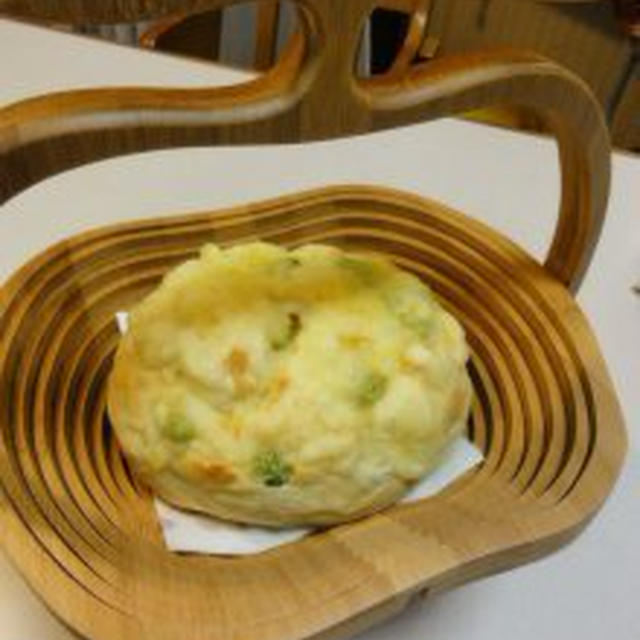 お豆腐入り薄力粉100%パン