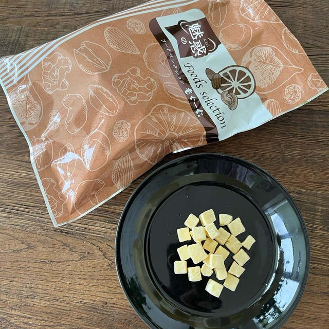 不思議な食感がクセになるドライチェダーチーズ