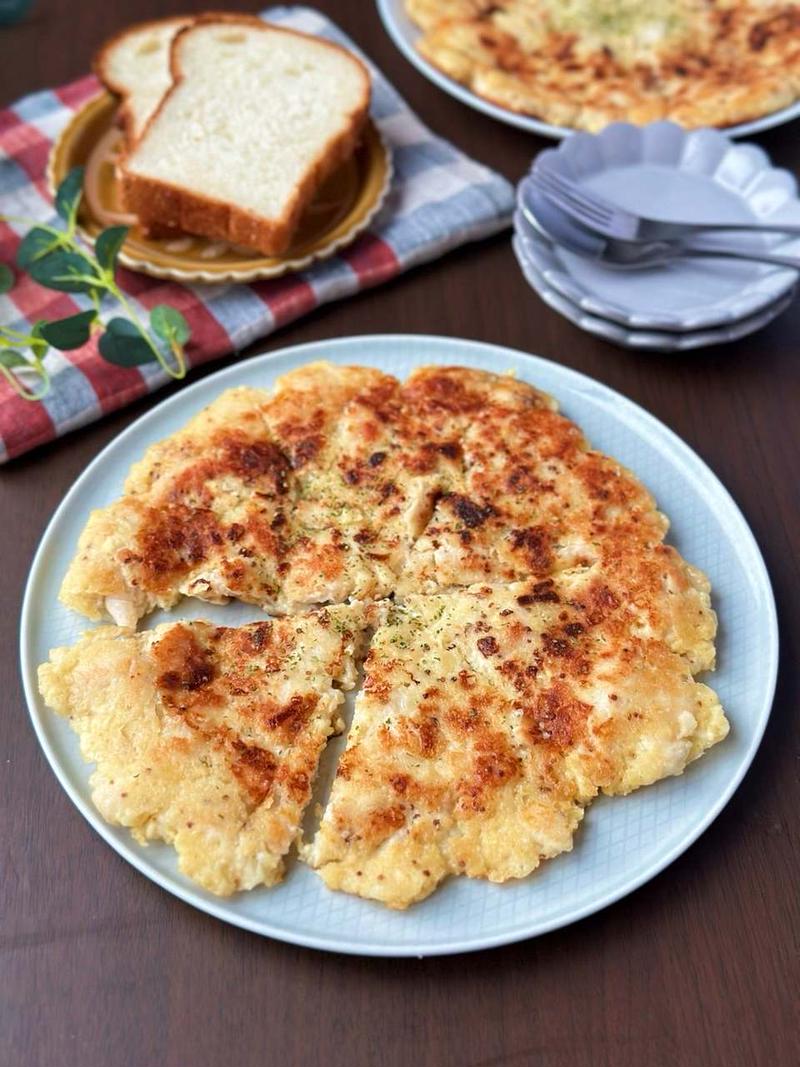カリカリがたまらん☆鶏むね肉と豆腐で作るカリカリガレット