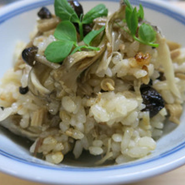 干しキノコとツナのご飯