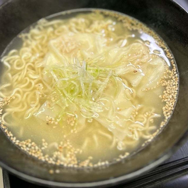 6.3☆【ウチの夜ごはん】えびワンタン塩らーめんﾃﾞｽ❣️休肝日〜