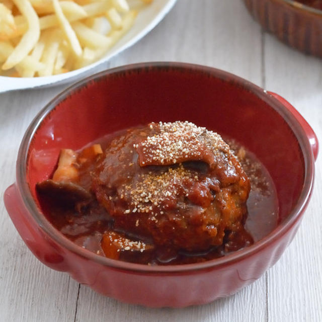 煮込みハンバーグ、オーブンポテトの晩ごはん。