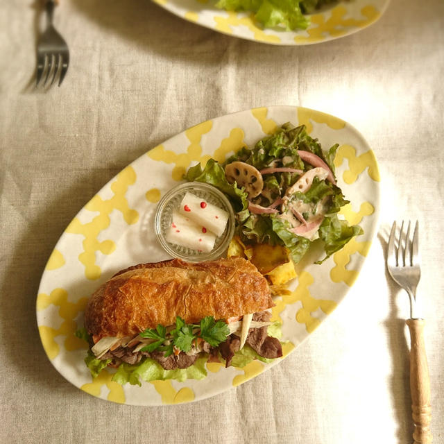 ＊牛肉とごぼうサラダのバケットサンド＊