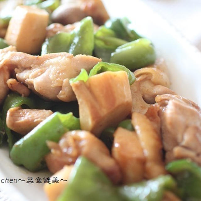 オススメレシピ【疲労回復＆ごはんのおかずにもぴったり！！鶏肉と野菜のガリバタ醤油炒め】 ＆EVO