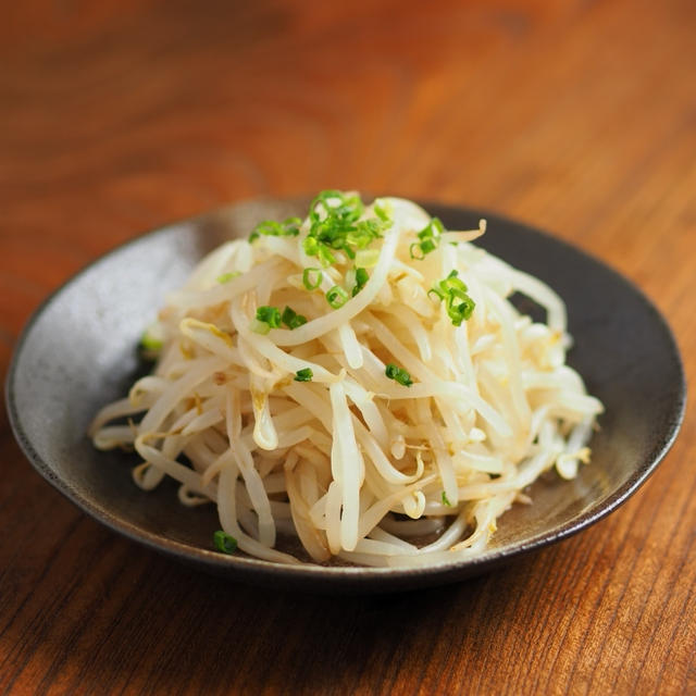 もやしのカレー風味レンジ蒸し、もやしの匂い消しに効果てきめん！