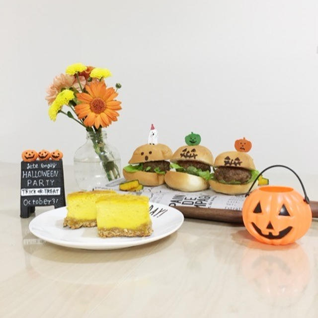 簡単ハロウィンごはん コストコのディナーロールでハンバーガー By Shukanaさん レシピブログ 料理ブログのレシピ満載