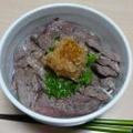 安いぉ肉でステーキ丼しゃん♪