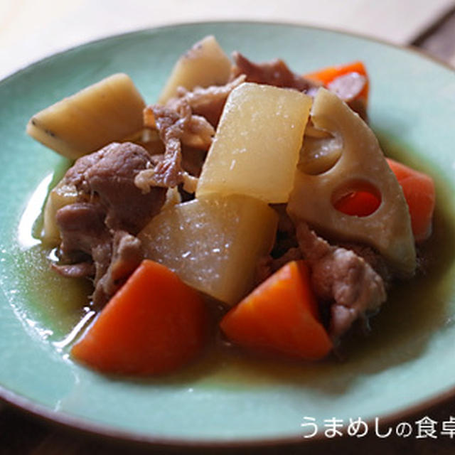 レンコンと大根とニンジンと豚肉のうま煮