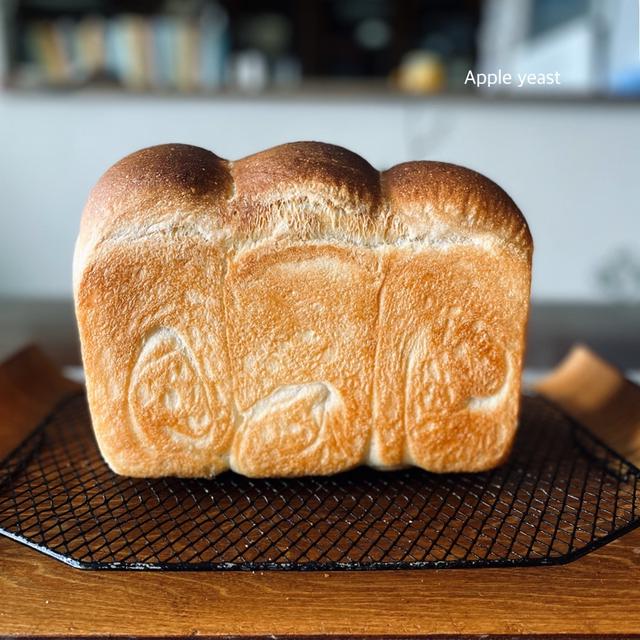 林檎酵母の食パン・ハードトースト・パンケーキ