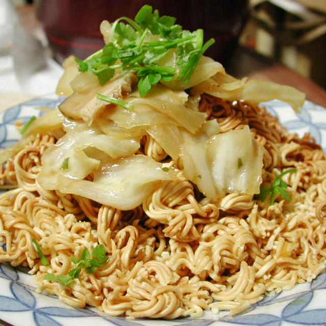 インスタントラーメンでかたやきそば