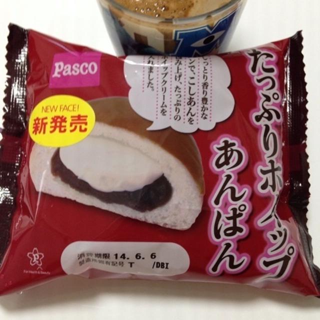 たっぷりホイップあんぱん