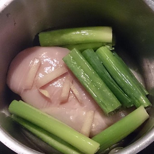 【作り置き】ストック料理があると楽！冷蔵・冷凍：蒸し鶏の作り方（レシピ）