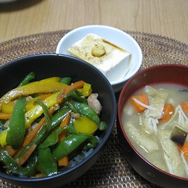 塩チンジャオ丼でブランチ♪