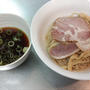 宅麺：淡麗拉麺 己巳 鴨×鶏×豚出汁 昆布水つけ麺醤油