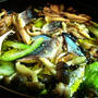 グリルで秋刀魚とキノコとセロリのアヒージョ簡単美味しい！
