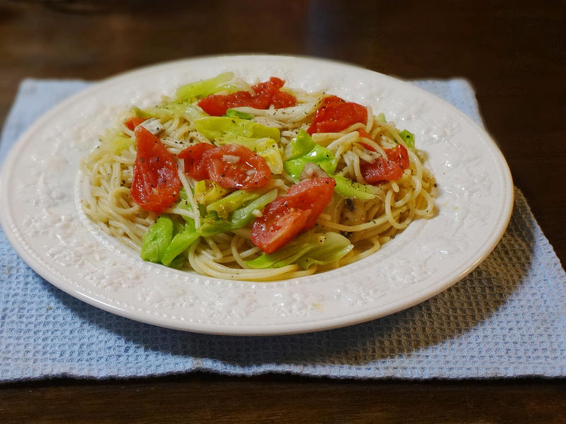 トマトと春キャベツのアンチョビパスタ