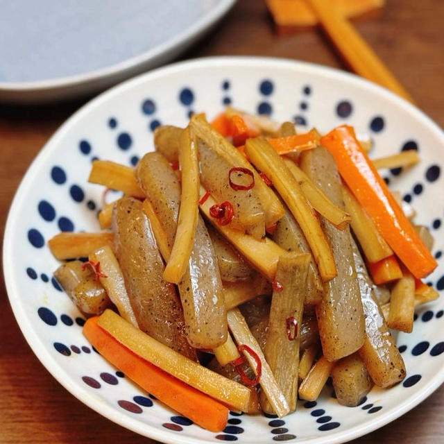 おつまみにもお弁当にも♡食物繊維たっぷり！ピリ辛こんにゃくごぼうでヘルシー常備菜