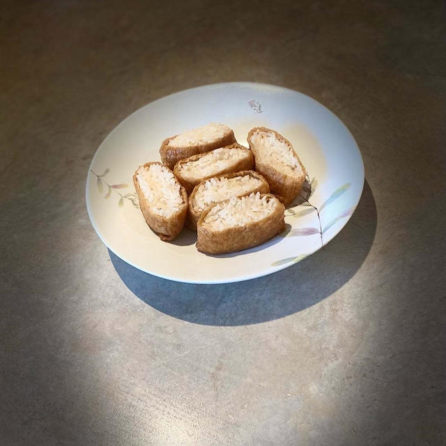 お稲荷さんは昼ごはん